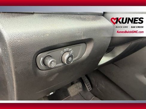 Used 2023 Chevrolet Traverse LT AWD/4WD image 8