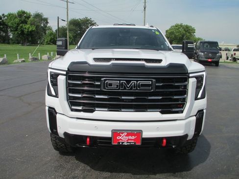 Used 2026 GMC Sierra 2500 AT4 w/ AT4 Premium Plus Package AWD/4WD image 14