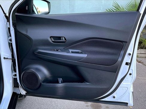 Used 2022 Nissan Kicks S image 28