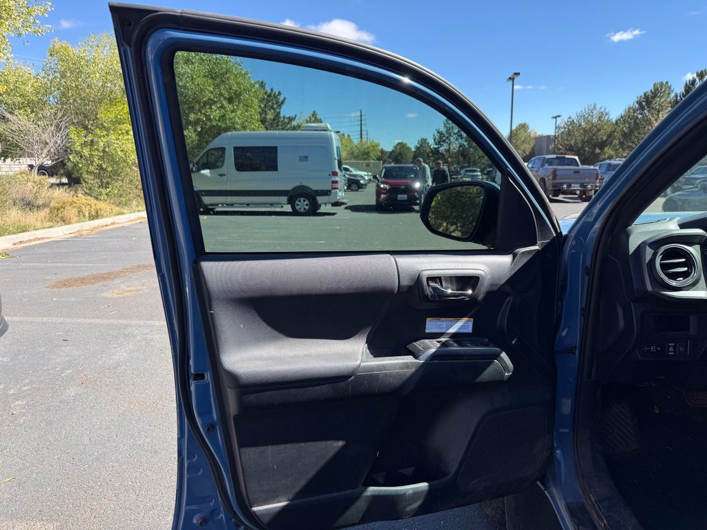 Used 2019 Toyota Tacoma TRD Off-Road w/ Technology Package AWD/4WD image 22