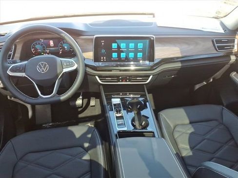 New 2026 Volkswagen Atlas SE FWD image 10