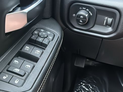 New 2026 RAM 2500 Big Horn AWD/4WD image 33