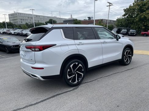 Used 2024 Mitsubishi Outlander SE FWD image 8