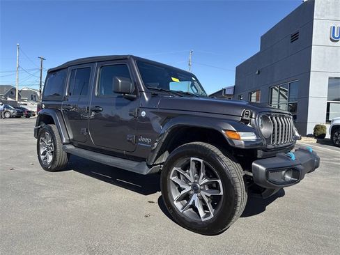Used 2024 Jeep Wrangler Unlimited w/ Convenience Group image 2