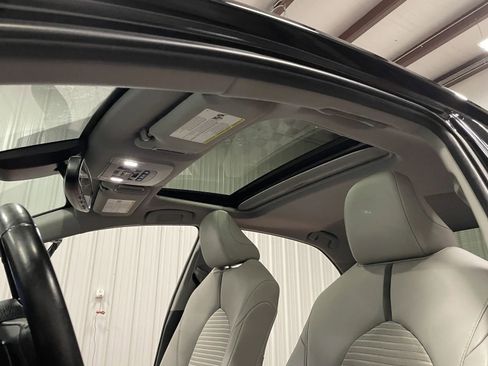 Used 2024 Toyota Camry SE w/ Convenience Package image 37