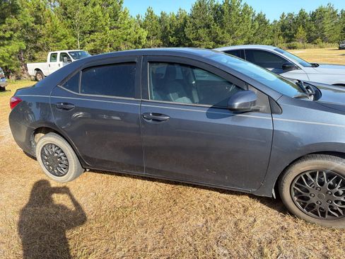 Used 2019 Toyota Corolla L FWD image 2