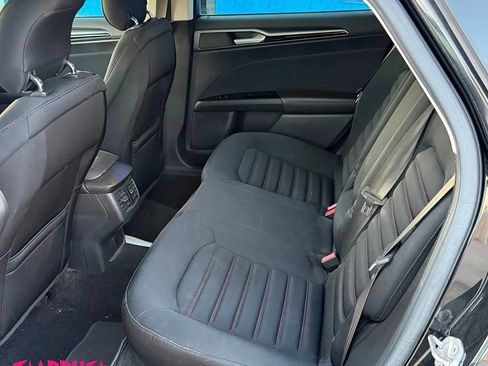 Used 2015 Ford Fusion SE w/ Equipment Group 201A FWD image 13