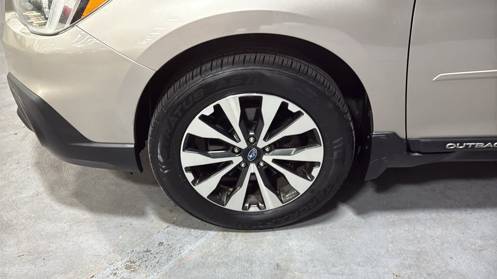 Used 2017 Subaru Outback 2.5i Limited AWD/4WD image 8