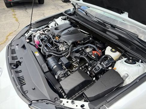 Used 2025 Toyota Camry XSE FWD image 10