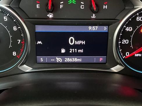 Used 2023 Chevrolet Traverse LT FWD image 35