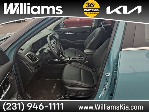 Used 2025 Kia Seltos EX w/ EX Sunroof Package AWD/4WD image 8