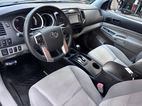 Used 2015 Toyota Tacoma 4x4 Double Cab w/ Convenience Package image 8