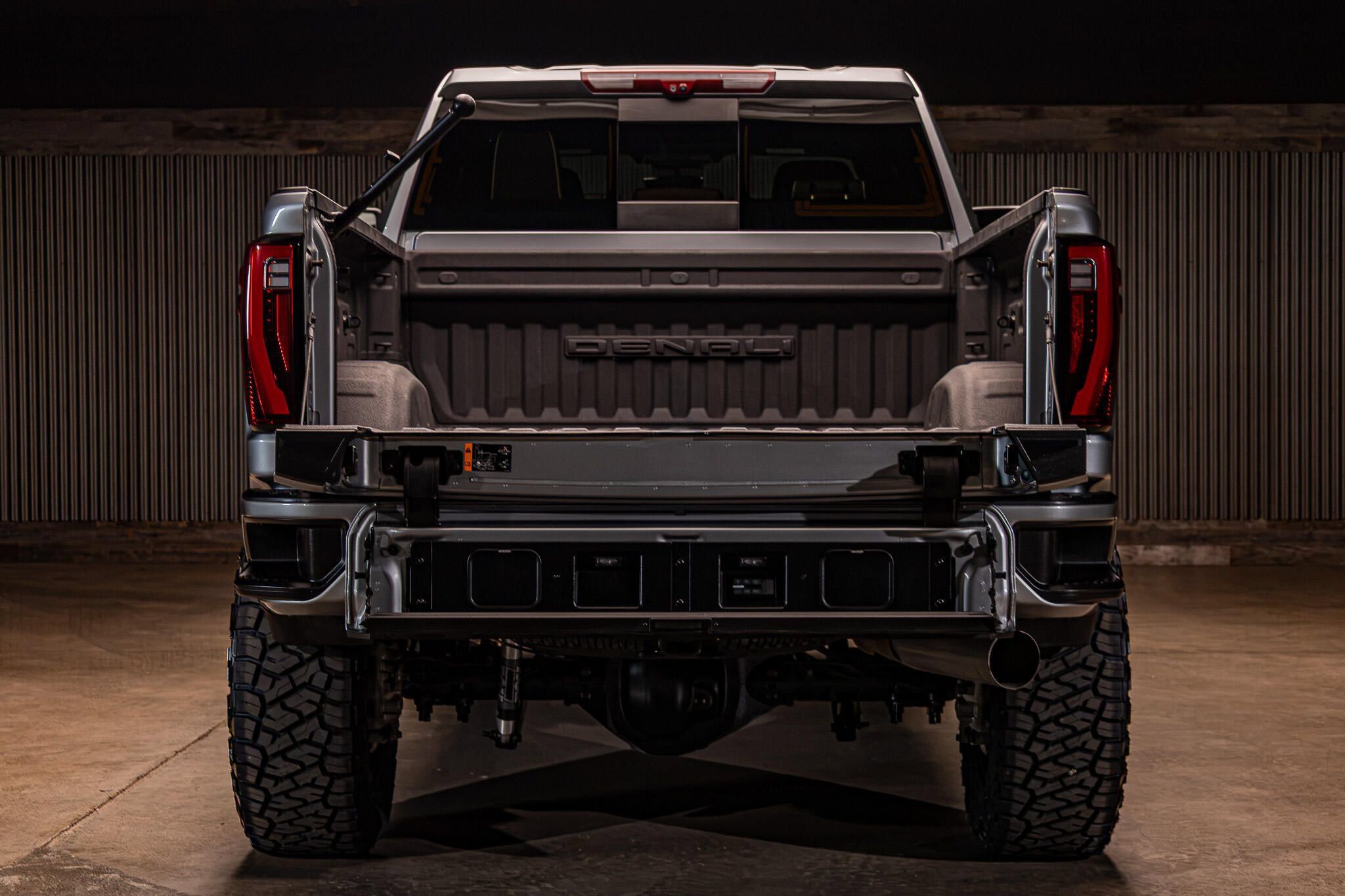 Used 2024 GMC Sierra 2500 Denali Ultimate w/ Max Trailering Package AWD/4WD image 9