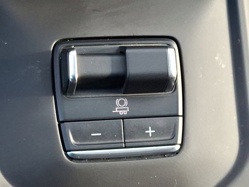 Used 2025 GMC Sierra 1500 AT4 image 29