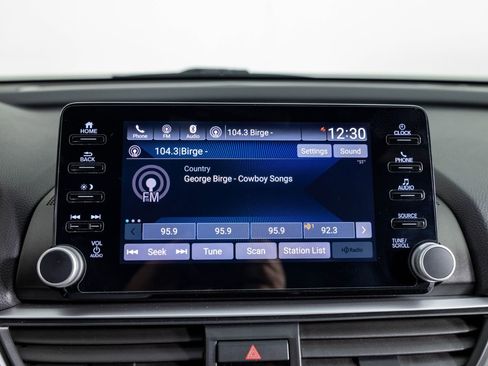 Used 2018 Honda Accord Sport image 36