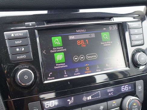 Used 2022 Nissan Rogue Sport SL FWD image 5