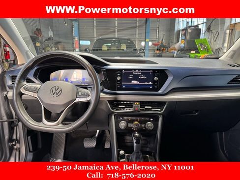 Used 2024 Volkswagen Taos SE image 24