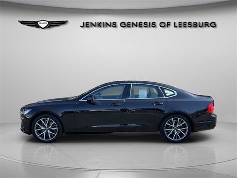 Used 2017 Volvo S90 T6 Momentum w/ Vision Package image 15