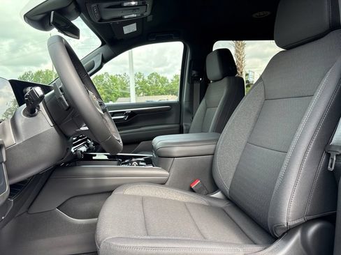New 2026 Chevrolet Suburban LS RWD image 12