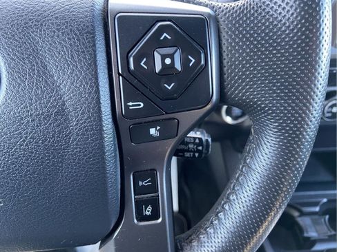 Used 2019 Toyota Tacoma TRD Sport AWD/4WD image 22