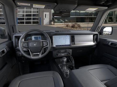 New 2025 Ford Bronco Outer Banks w/ Sasquatch Package AWD/4WD image 9