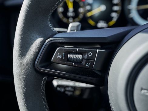 Used 2022 Porsche 911 GT3 image 40