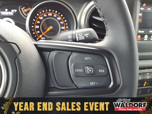 Used 2023 Jeep Gladiator Sport image 18