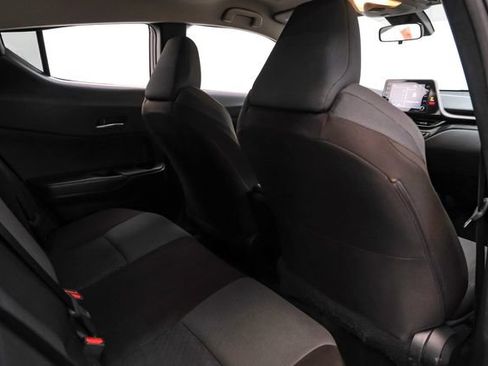 Used 2020 Toyota C-HR LE FWD image 33