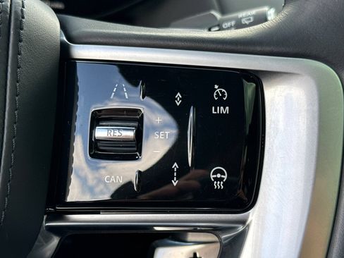 Used 2024 Land Rover Range Rover SE AWD/4WD image 29