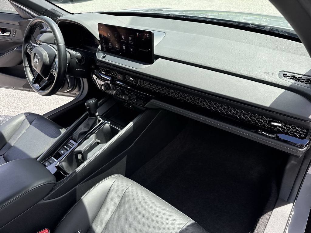 Used 2024 Honda Accord Sport image 32