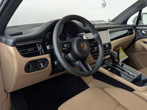 New 2026 Porsche Macan AWD/4WD image 4