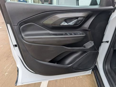 Used 2024 GMC Terrain SLE FWD image 23