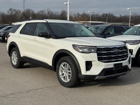 New 2026 Ford Explorer Active image 2