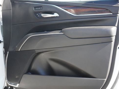 Used 2023 Cadillac Escalade Premium Luxury AWD/4WD image 34