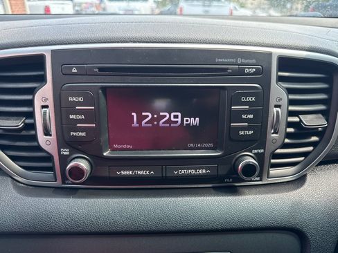 Used 2018 Kia Sportage LX FWD image 11
