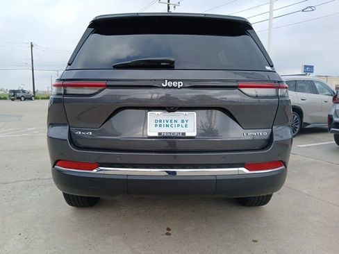 Used 2024 Jeep Grand Cherokee Limited image 8