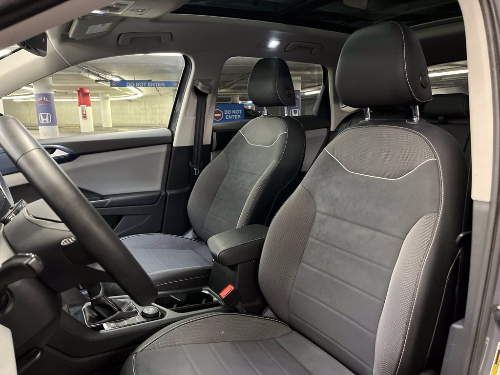 Used 2023 Volkswagen Taos SE w/ Panoramic Sunroof Package AWD/4WD image 21