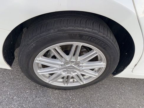 Used 2018 Toyota Camry LE image 18