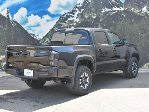 Certified 2023 Toyota Tacoma TRD Off-Road w/ TRD Premium Off Road Package AWD/4WD image 3