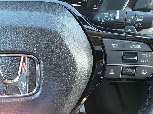 Certified 2025 Honda Pilot Elite image 32