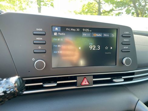 Certified 2025 Hyundai Elantra SE image 42