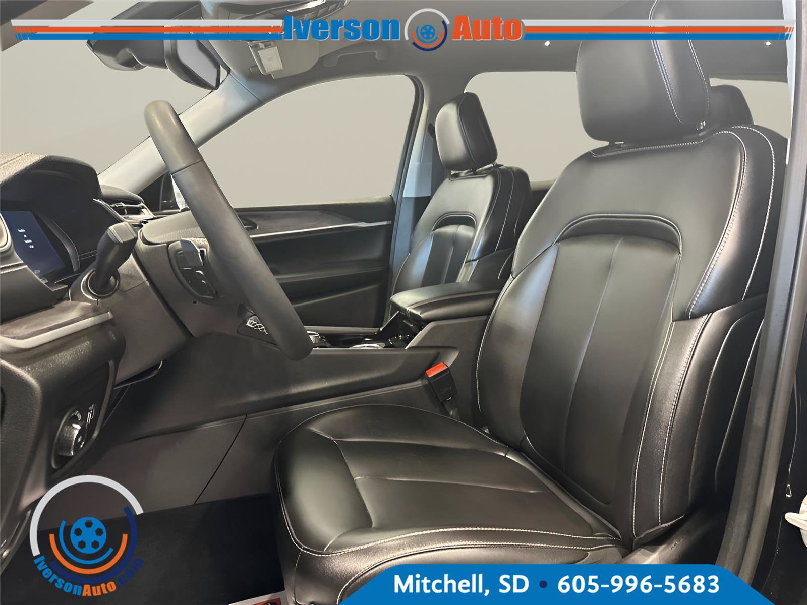 Used 2023 Jeep Grand Cherokee L Limited AWD/4WD image 15