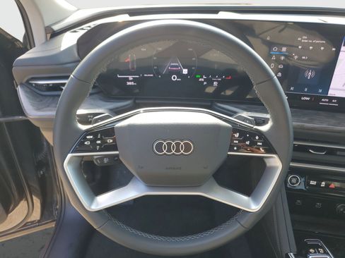 Used 2025 Audi Q5 Premium w/ Convenience Package AWD/4WD image 22