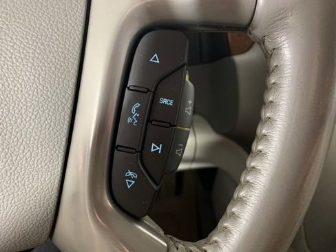 Used 2011 GMC Sierra 2500 SLT w/ SLT Convenience Package image 19