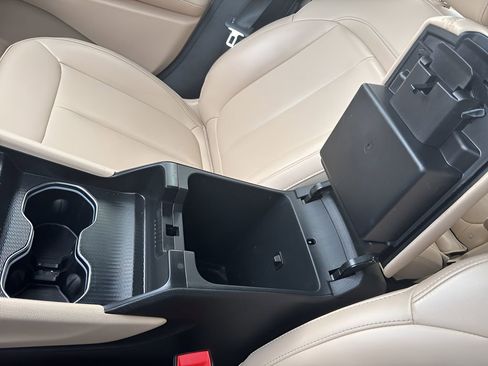 Used 2024 Jeep Grand Cherokee L Limited w/ Black Appearance Package image 20