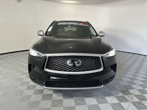 Used 2023 INFINITI QX50 Luxe w/ Accent Package FWD image 3