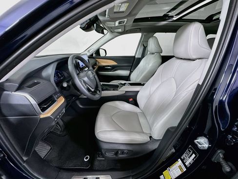 Certified 2026 Toyota Grand Highlander AWD Hybrid image 21
