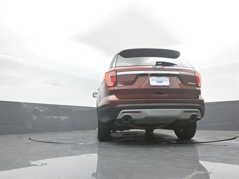 Used 2016 Ford Explorer XLT w/ Equipment Group 202A image 30