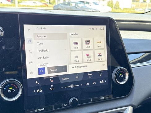 Used 2025 Lexus RX 350 350 w/ Technology Package image 23