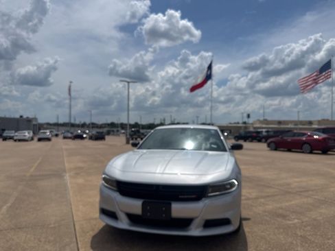 Used 2023 Dodge Charger SXT RWD image 5